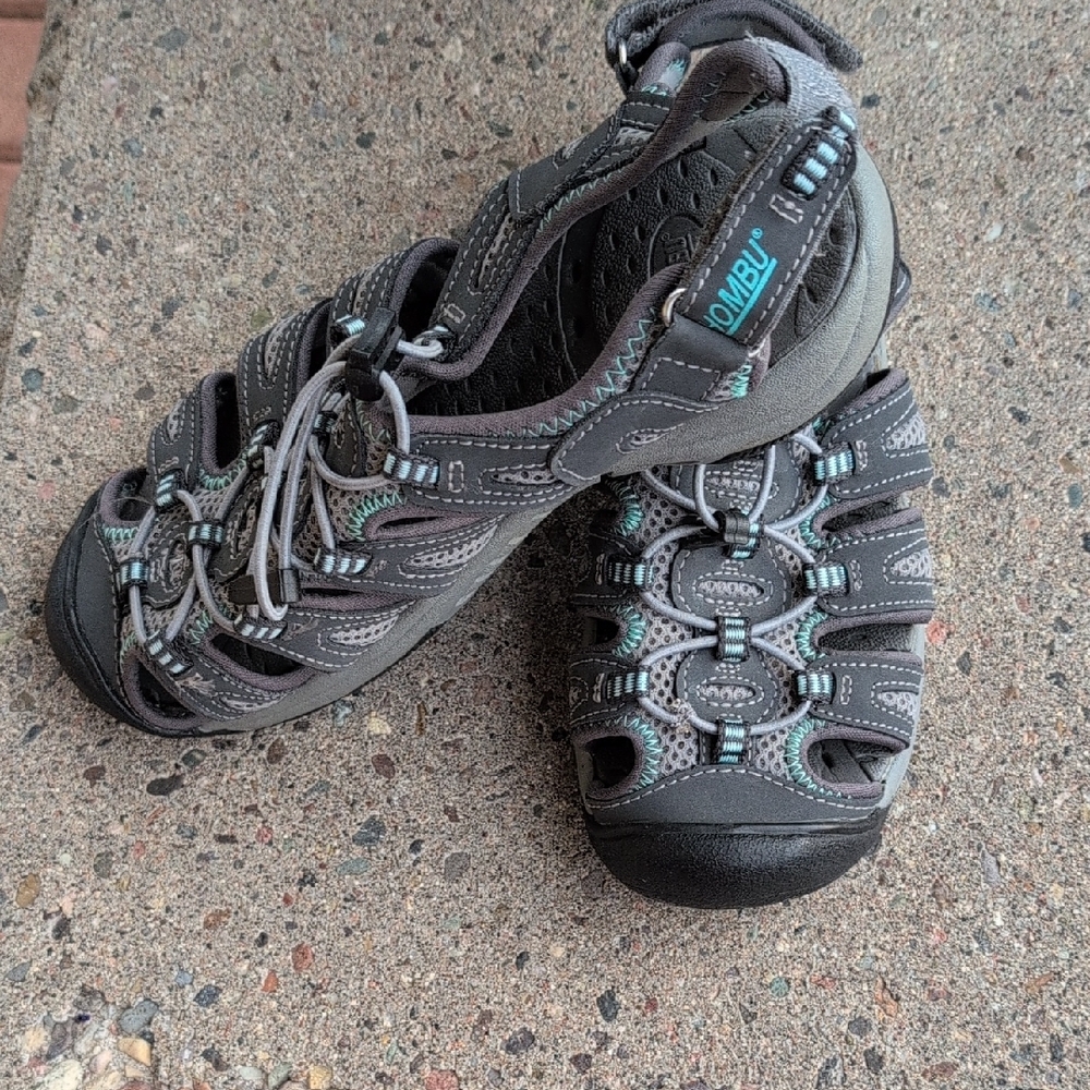 Khombu Rubber Water Outdoor Sandals Shoes Used